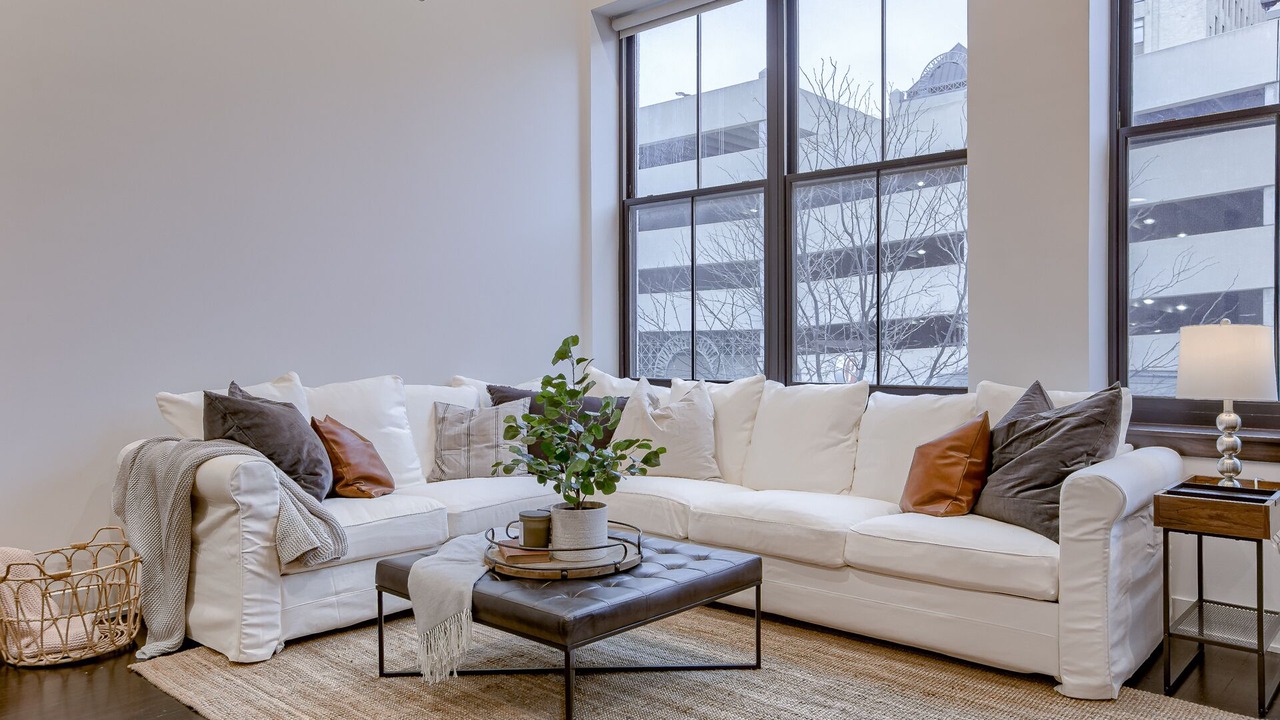 Photo of Livingroom in Downtown Lincoln