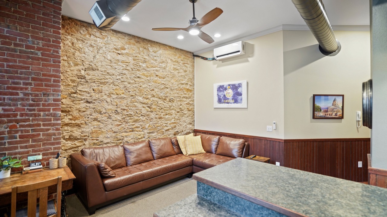 Photo of Livingroom in Downtown