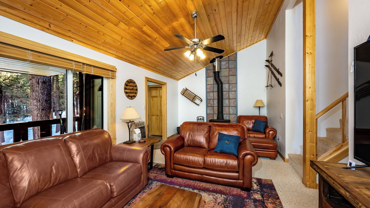 Photo of Livingroom in Angel Fire