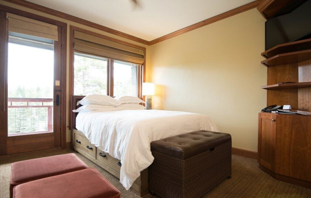 Photo of Bedroom in Peak 9