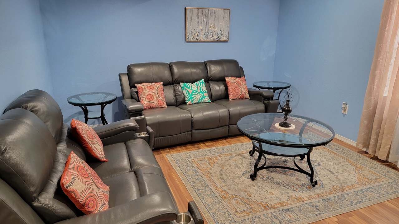Photo of Livingroom in Aurora