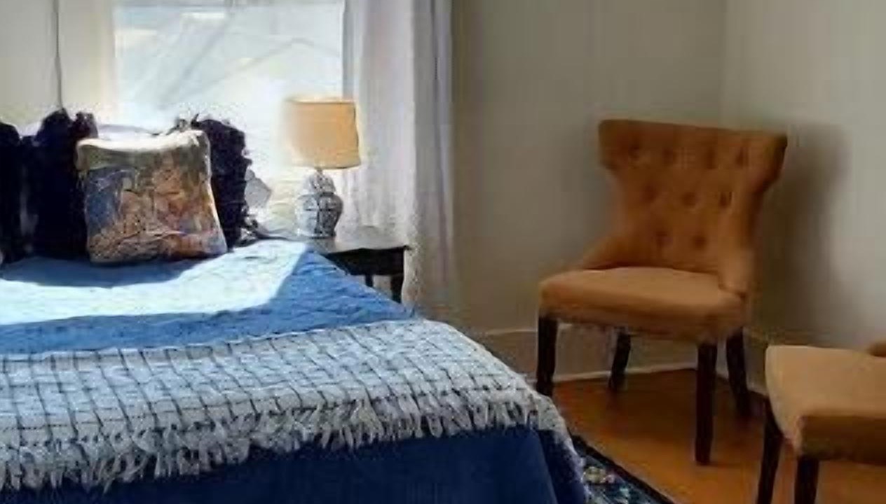 Photo of Bedroom in Dundee-Happy Hollow Historic District