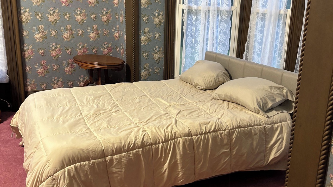 Photo of Bedroom in Lamont