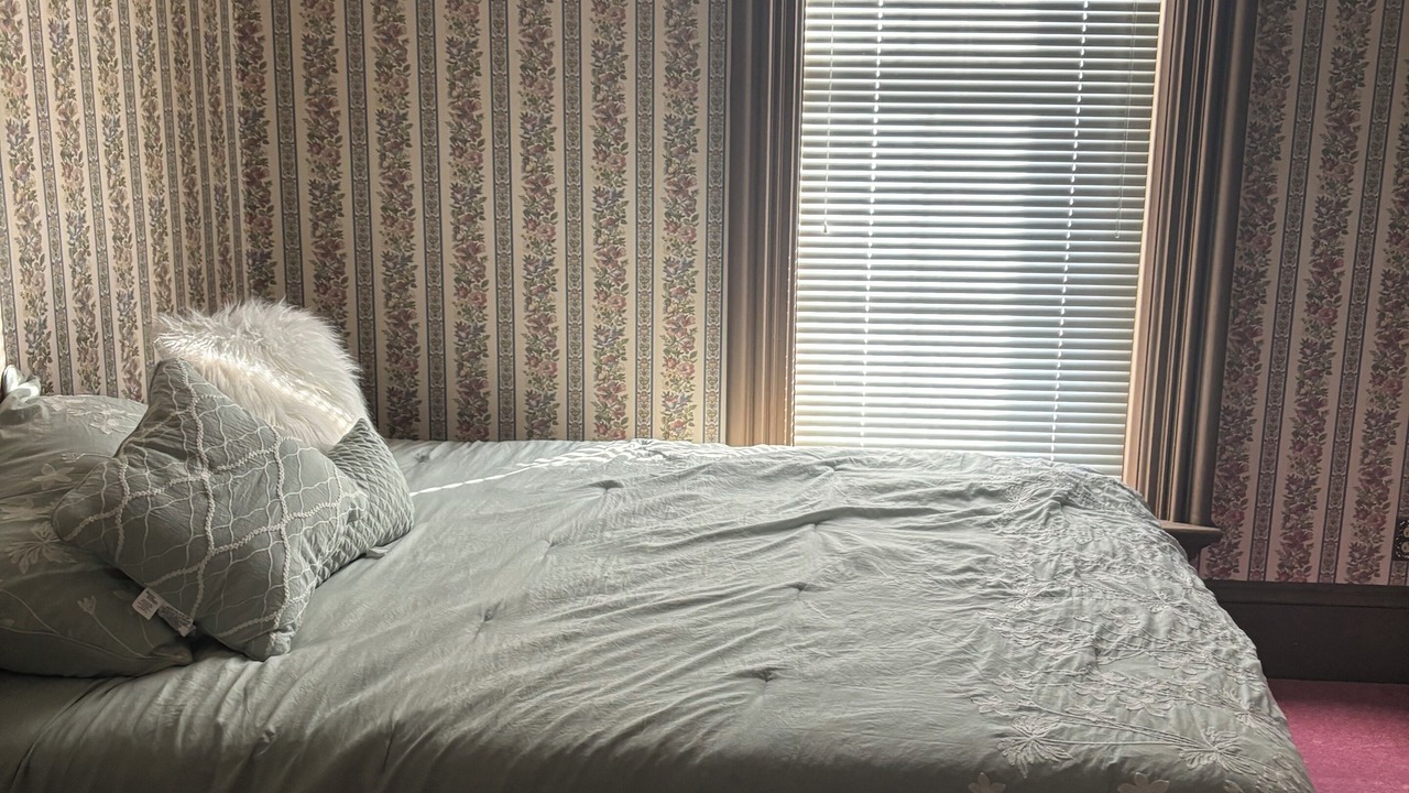 Photo of Bedroom in Lamont
