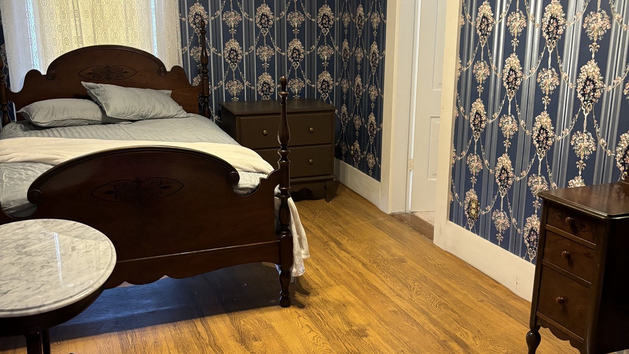 Photo of Bedroom in Lamont