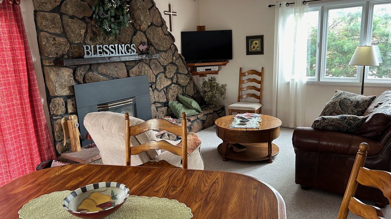 Photo of Livingroom in Wray