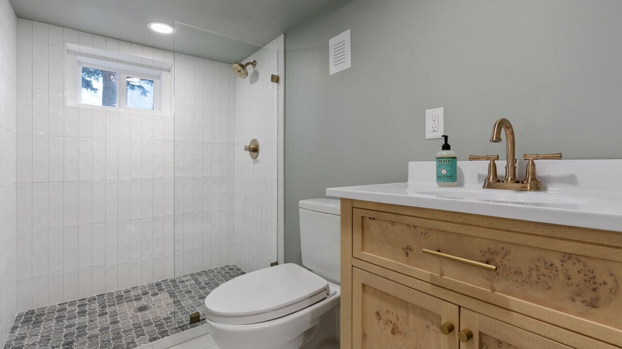 Photo of Bathroom in Garden City