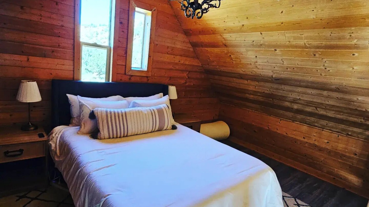 Photo of Bedroom in Apple Valley