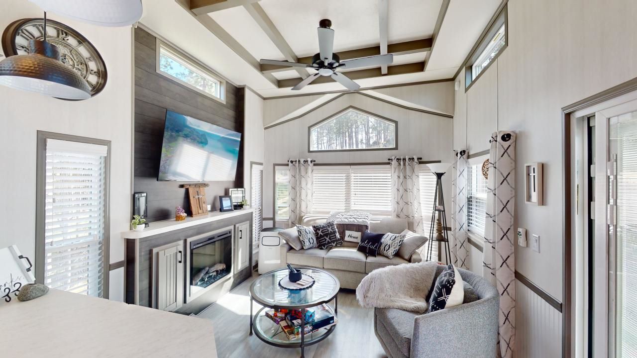 Photo of Livingroom in Hill City