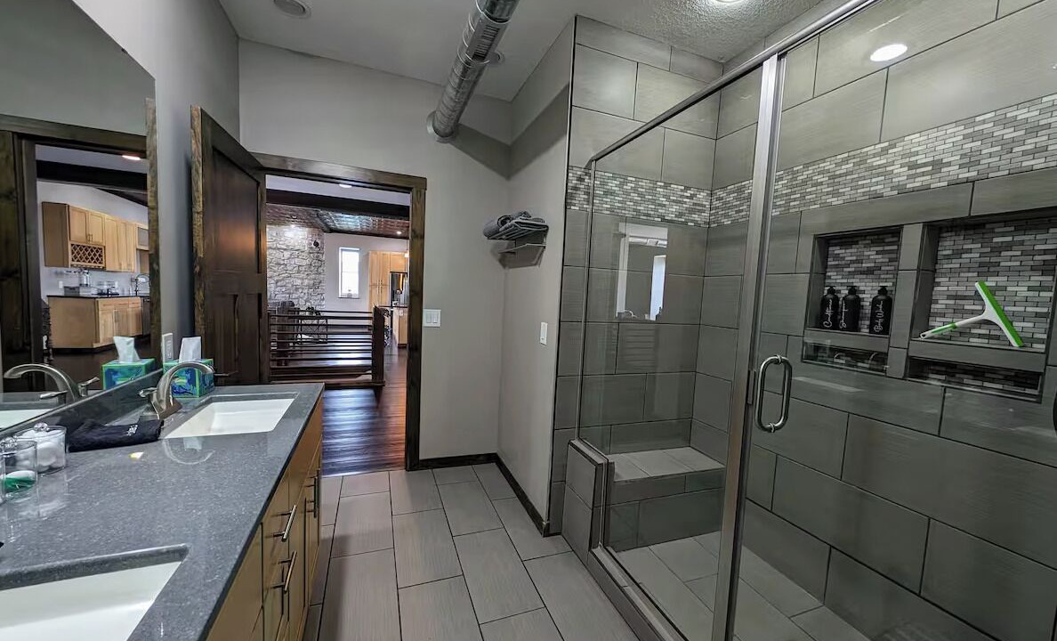 Photo of Bathroom in Hoyt