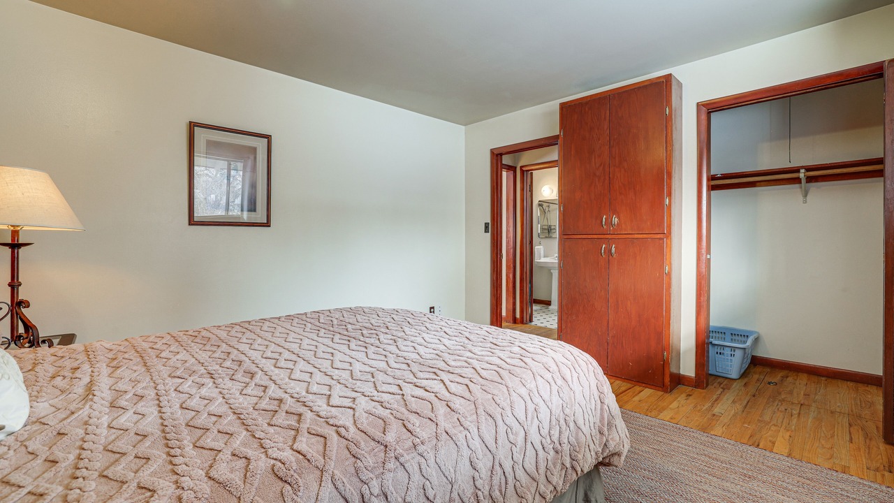 Photo of Bedroom in Lander