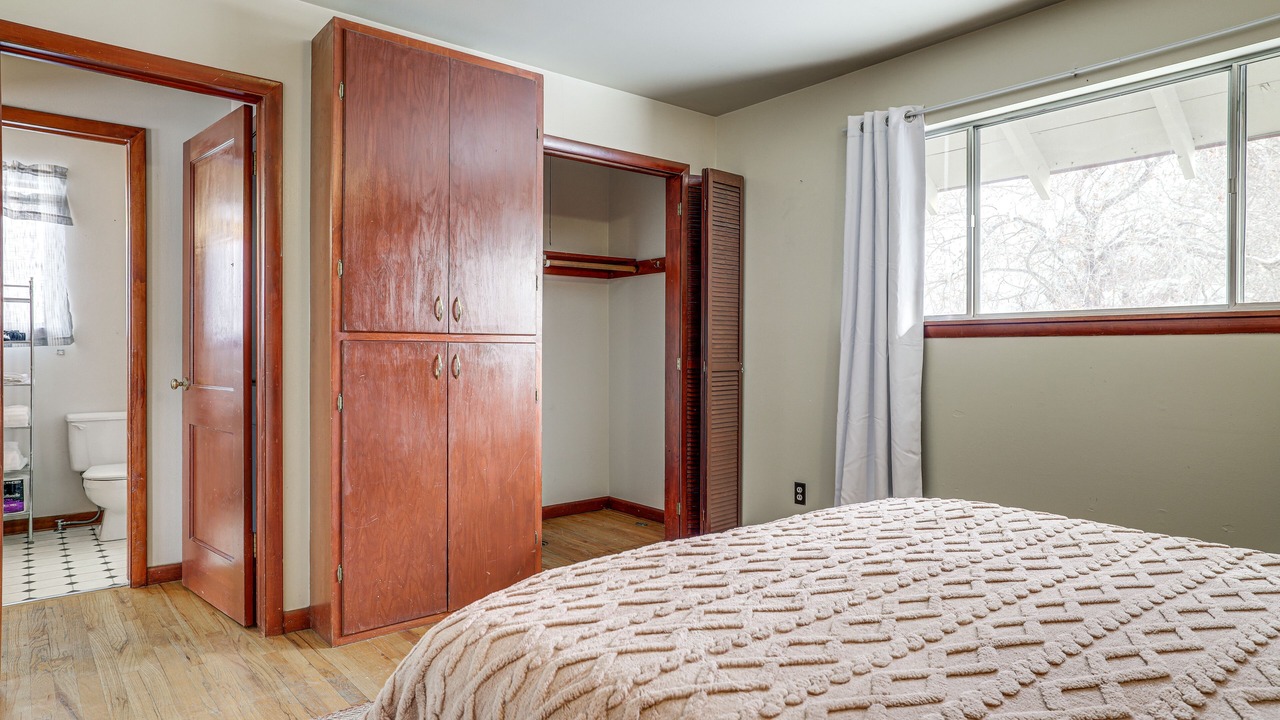 Photo of Bedroom in Lander