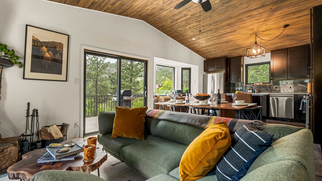 Photo of Livingroom in Bailey