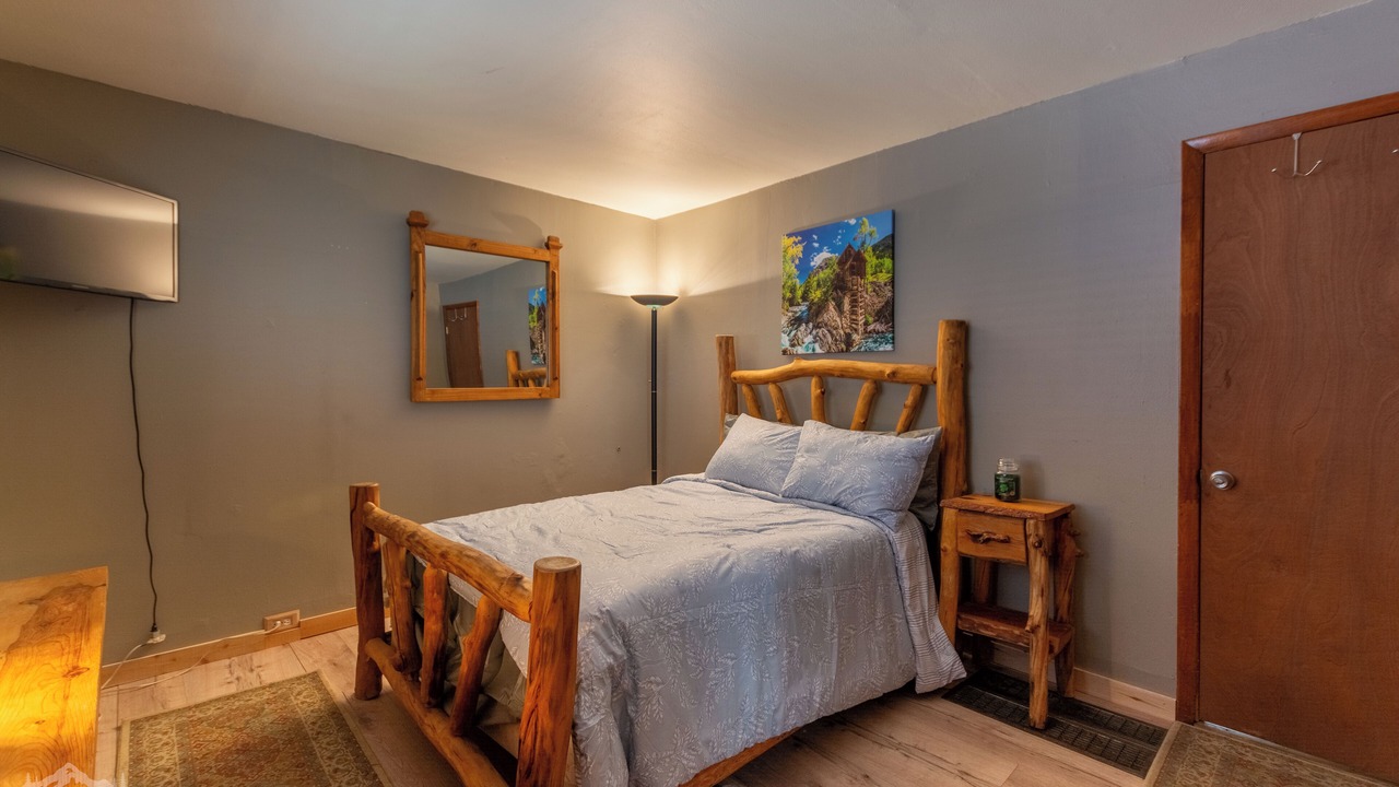 Photo of Bedroom in Idaho Springs