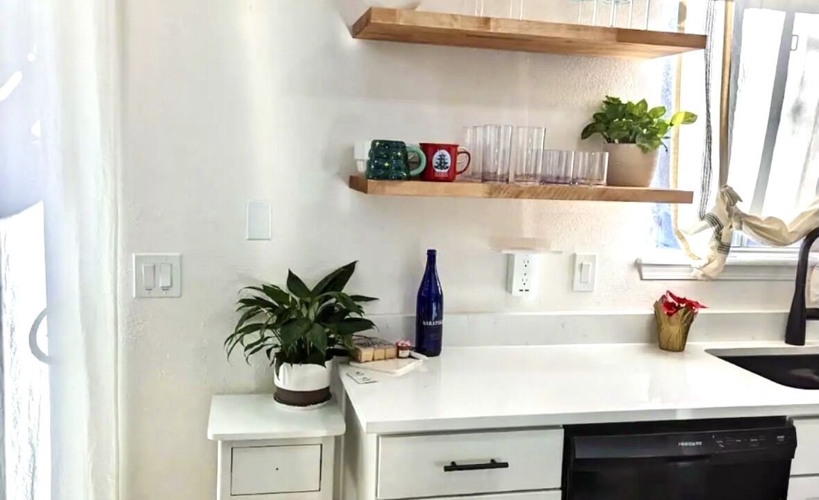 Photo of Kitchen in Prides Crossing