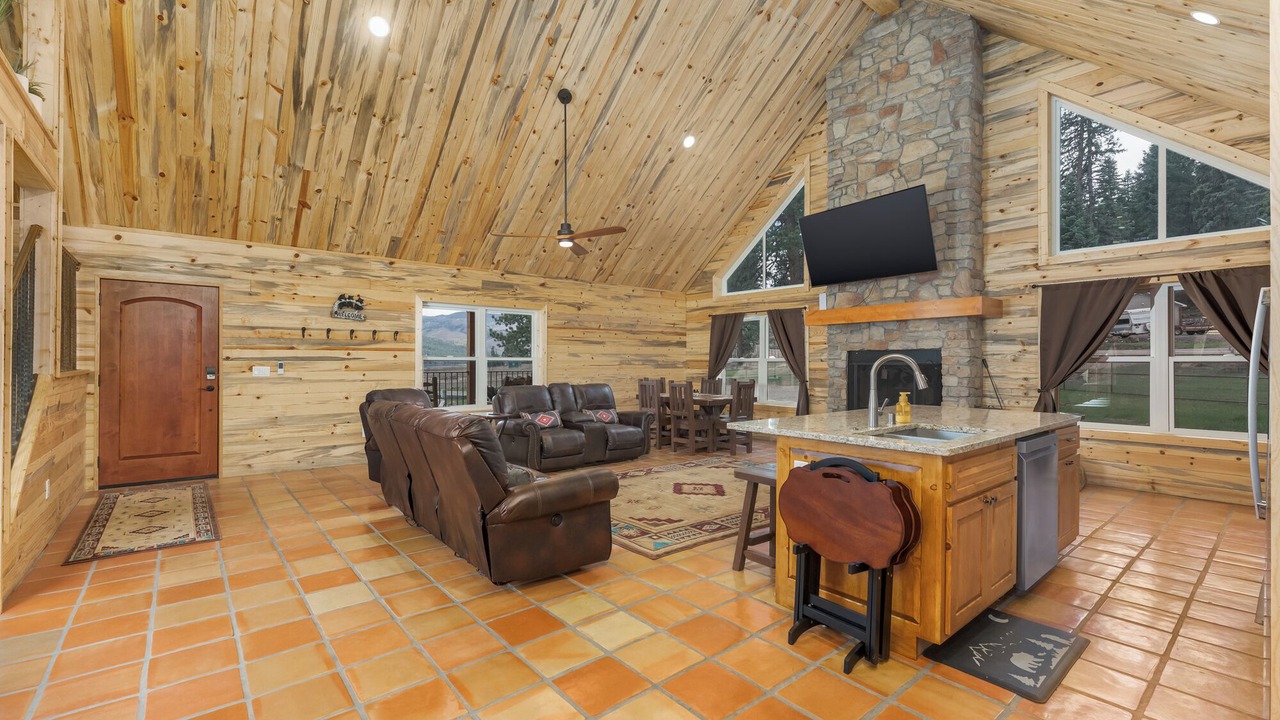 Photo of Livingroom in Bayfield