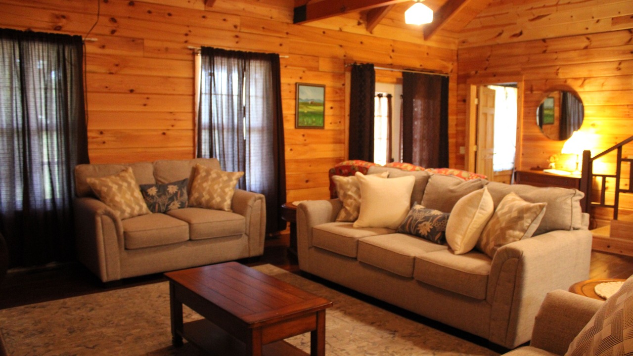 Photo of Livingroom in Pryor