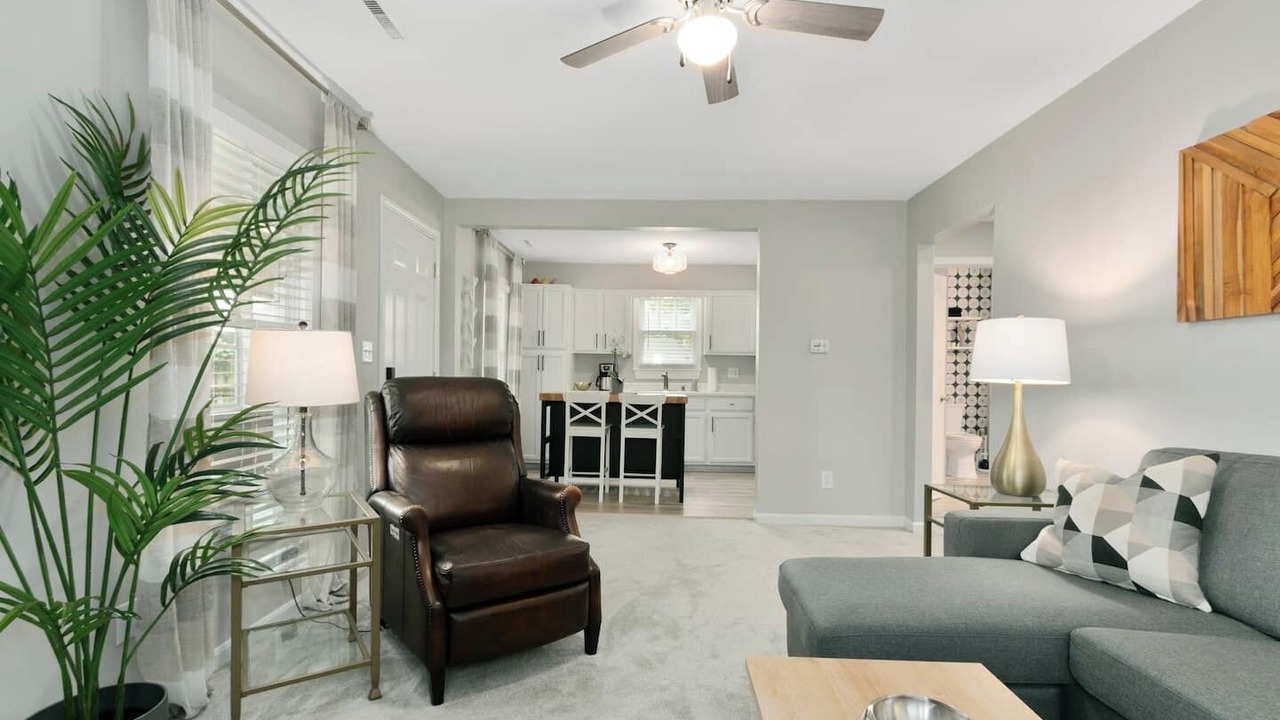 Photo of Livingroom in Rosedale