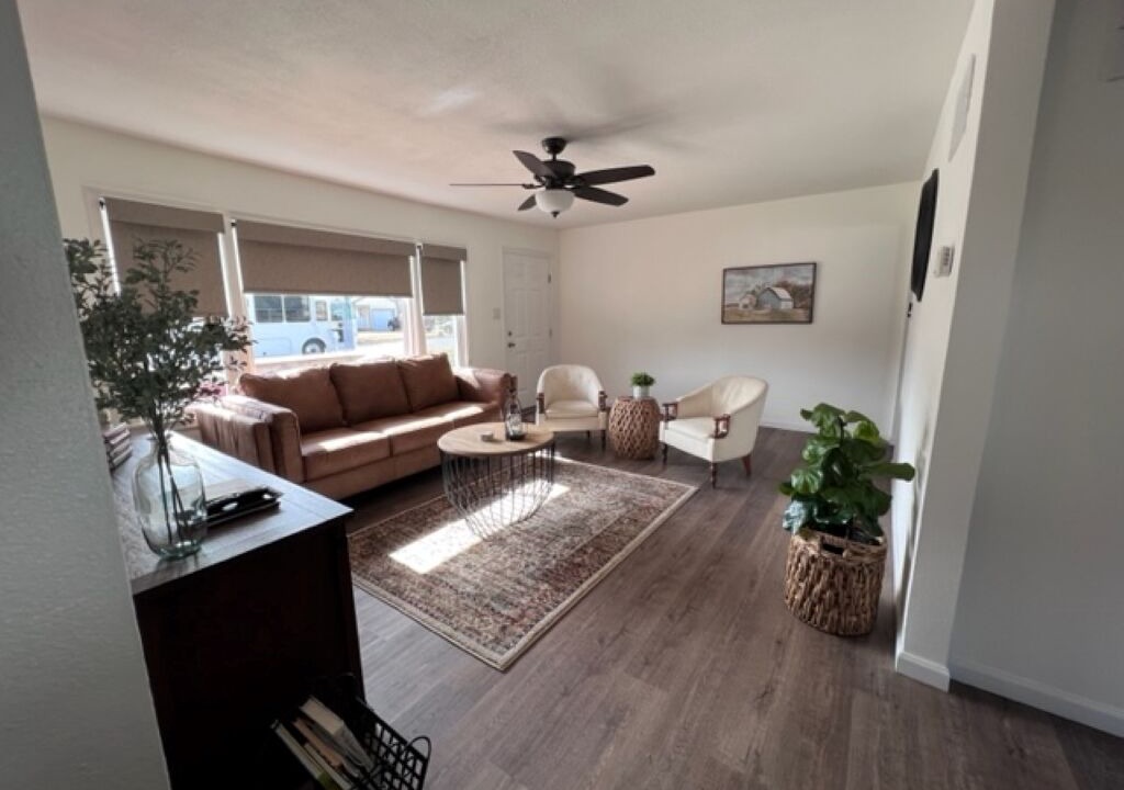 Photo of Livingroom in Hutchinson
