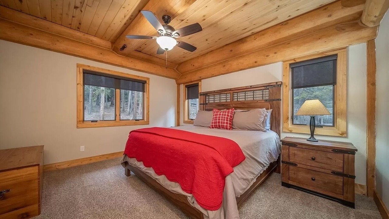 Photo of Bedroom in Valley of the Sun