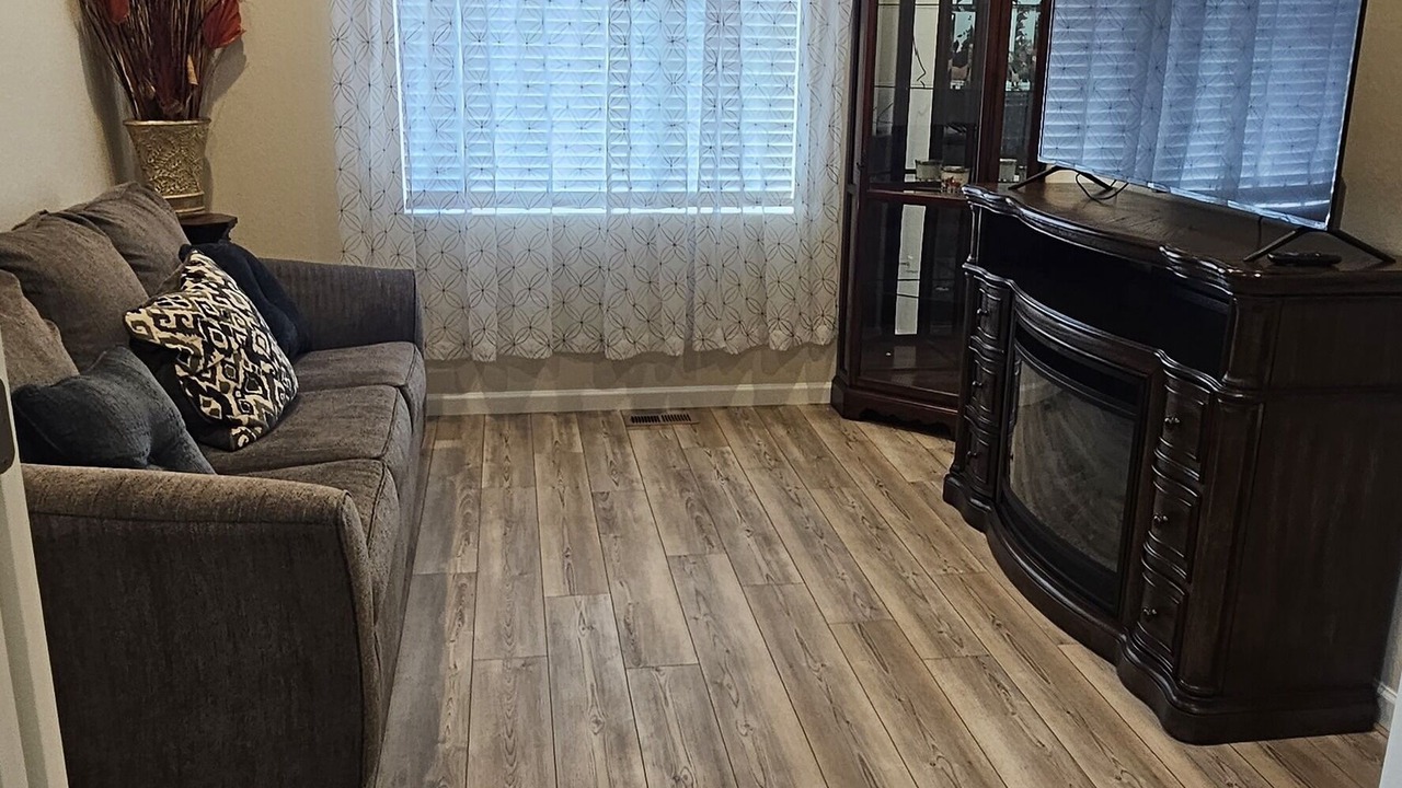 Photo of Livingroom in Thornton