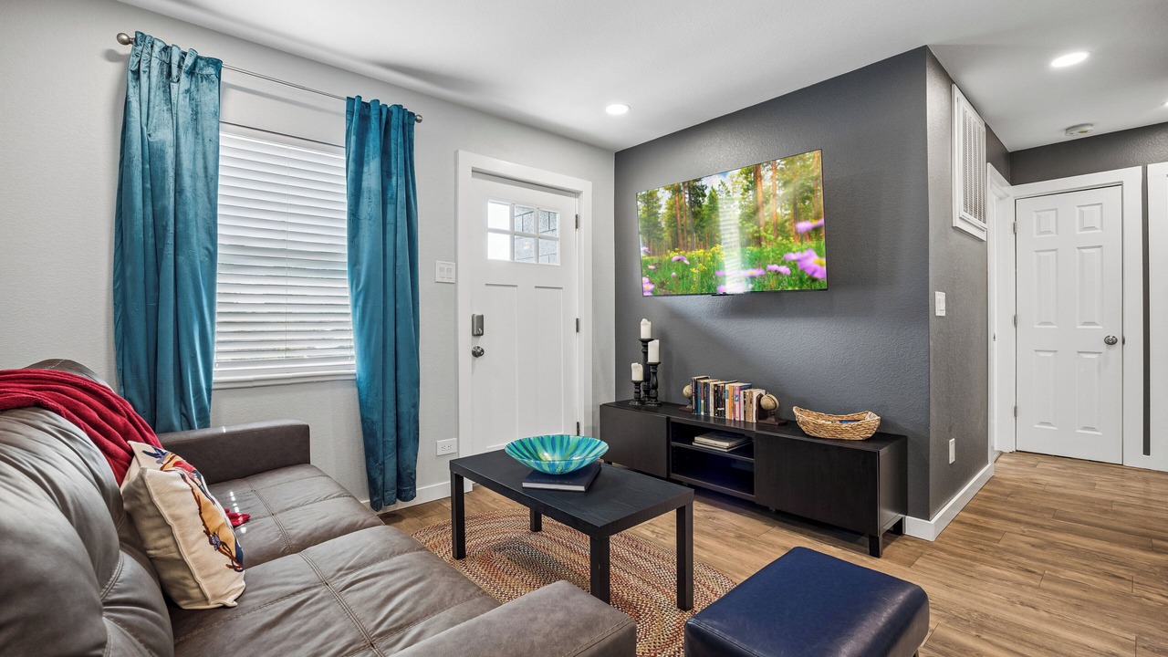 Photo of Livingroom in North Aurora