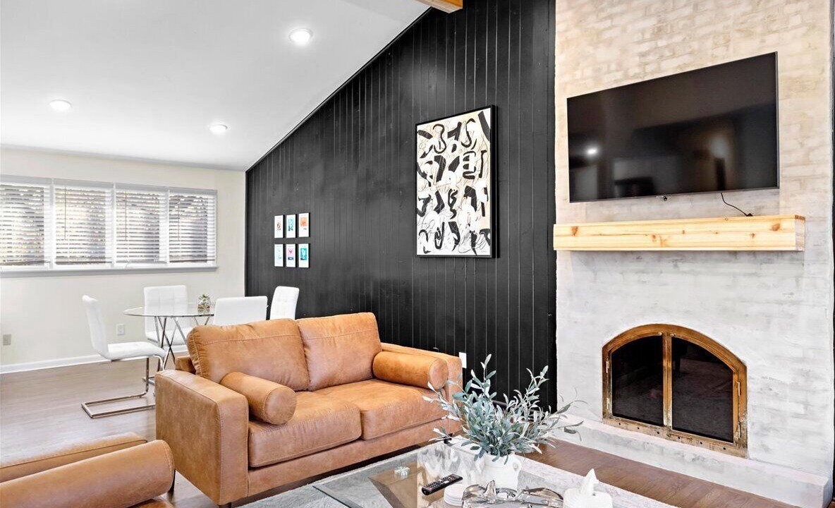 Photo of Livingroom in Lenexa