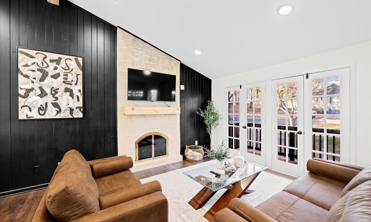 Photo of Livingroom in Lenexa