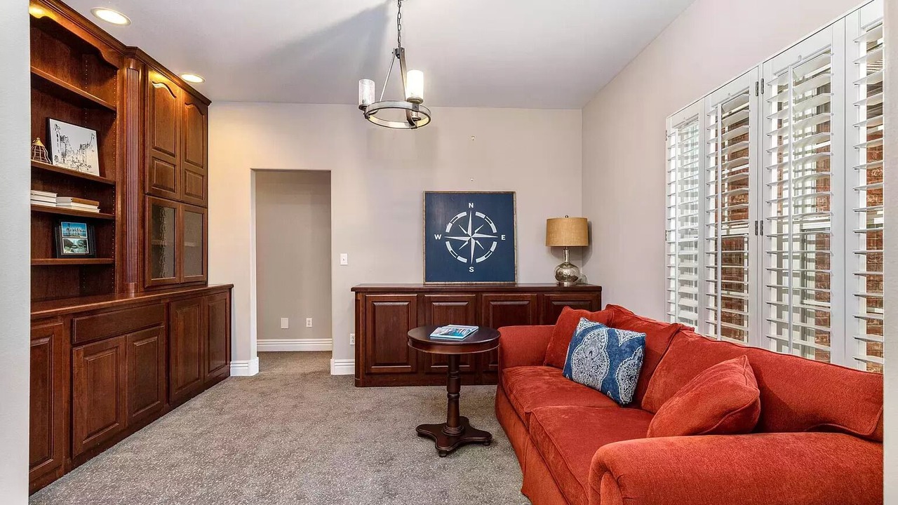 Photo of Livingroom in Grove