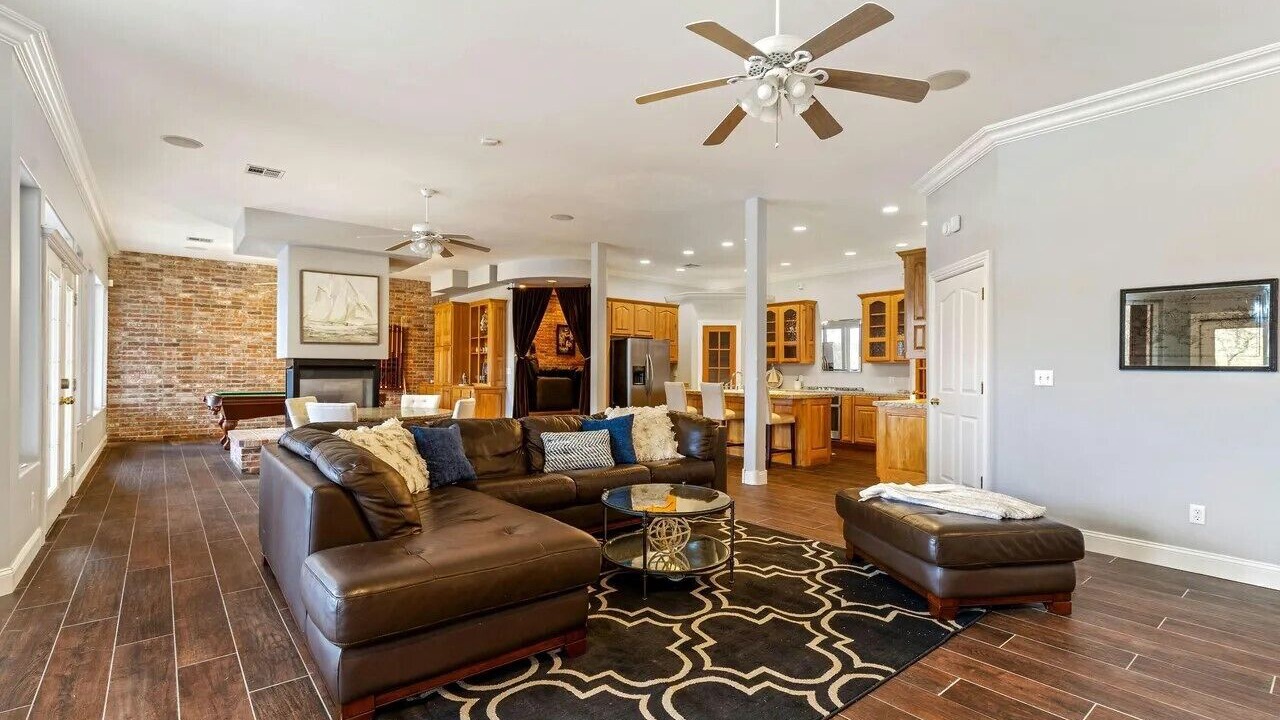 Photo of Livingroom in Grove