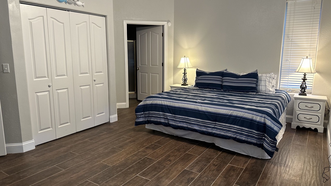 Photo of Bedroom in Grove