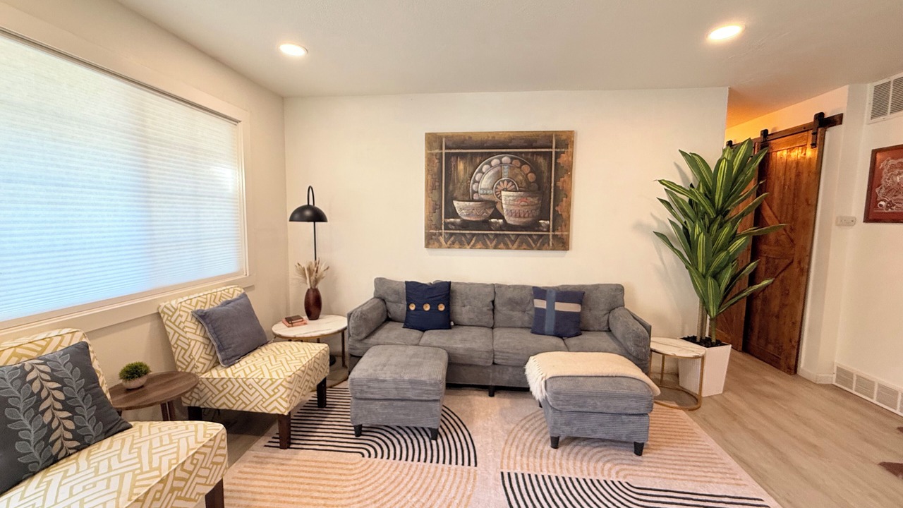Photo of Livingroom in Historic District