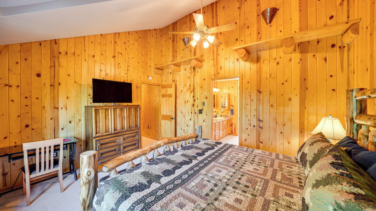 Photo of Bedroom in Grand Lake