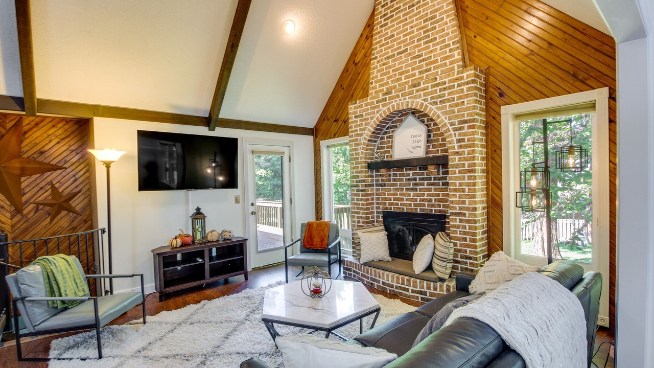 Photo of Livingroom in Overland Park