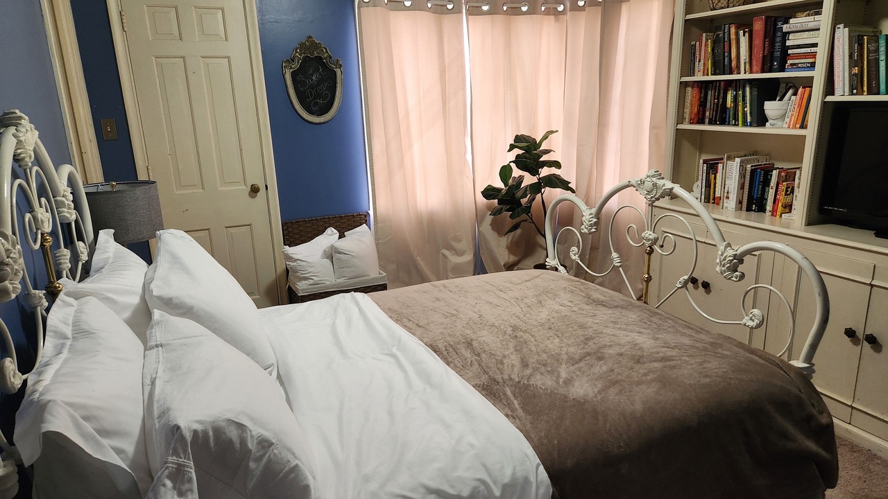 Photo of Bedroom in Hutchinson