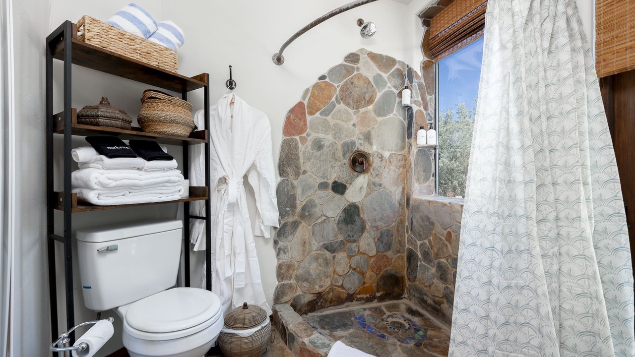 Photo of Bathroom in Aztec