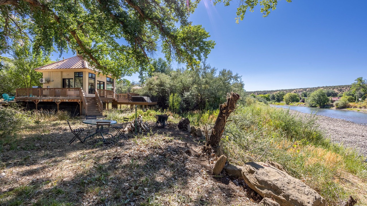 Photo of Outdoor in Aztec
