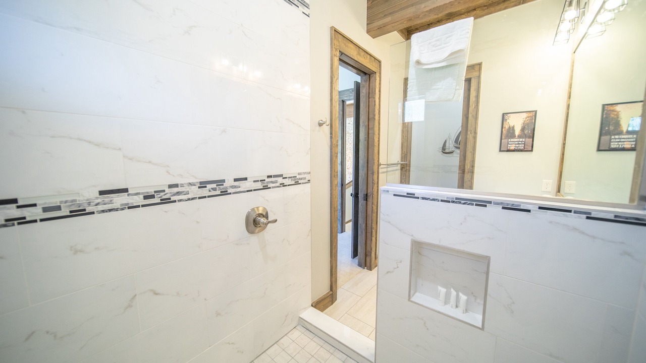 Photo of Bathroom in Lakeside Village