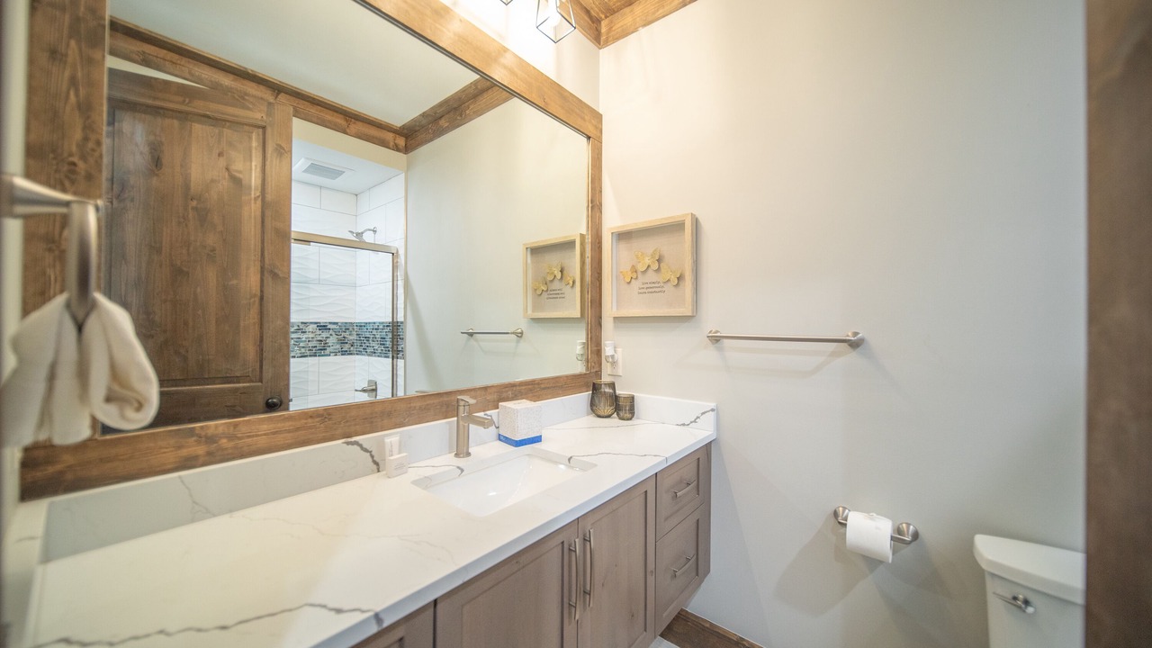 Photo of Bathroom in Lakeside Village