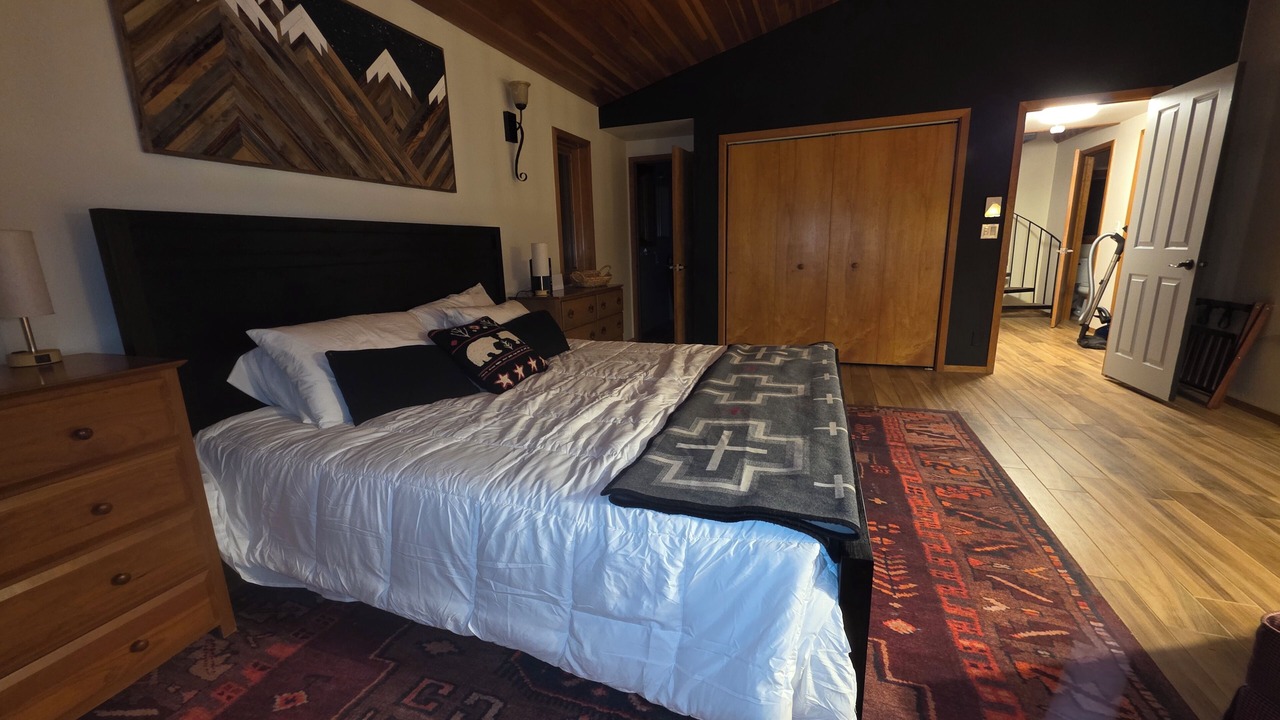 Photo of Bedroom in Twin Lakes