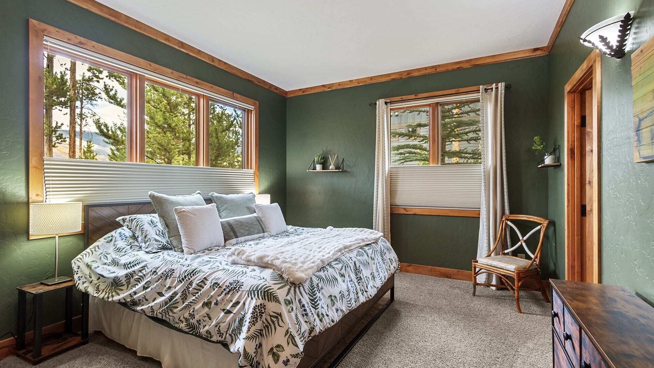 Photo of Bedroom in Three Peaks