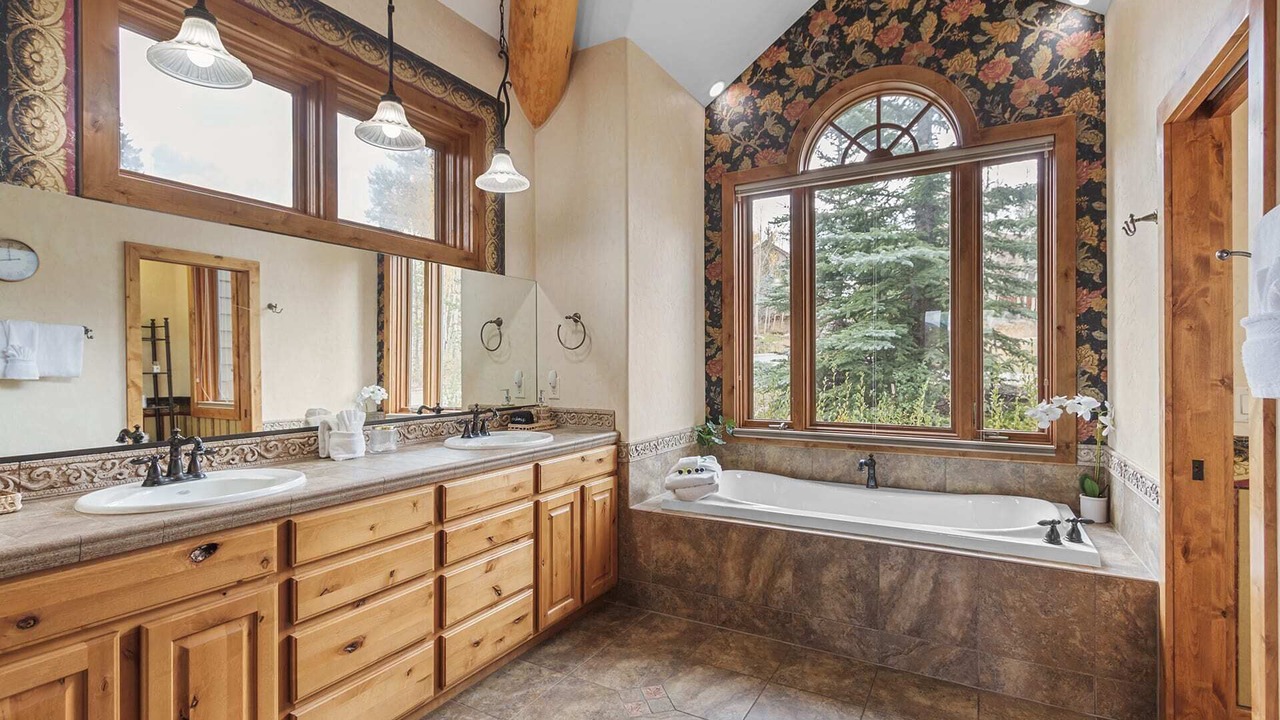 Photo of Bathroom in Three Peaks
