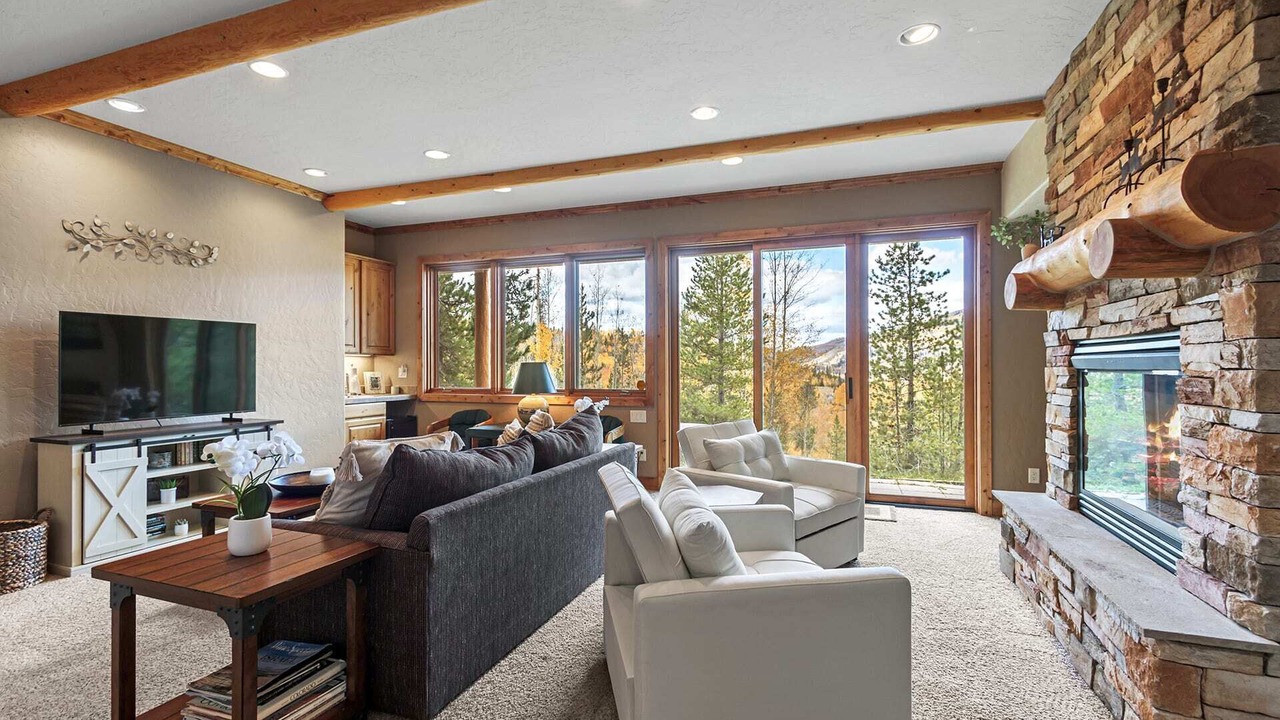 Photo of Livingroom in Three Peaks