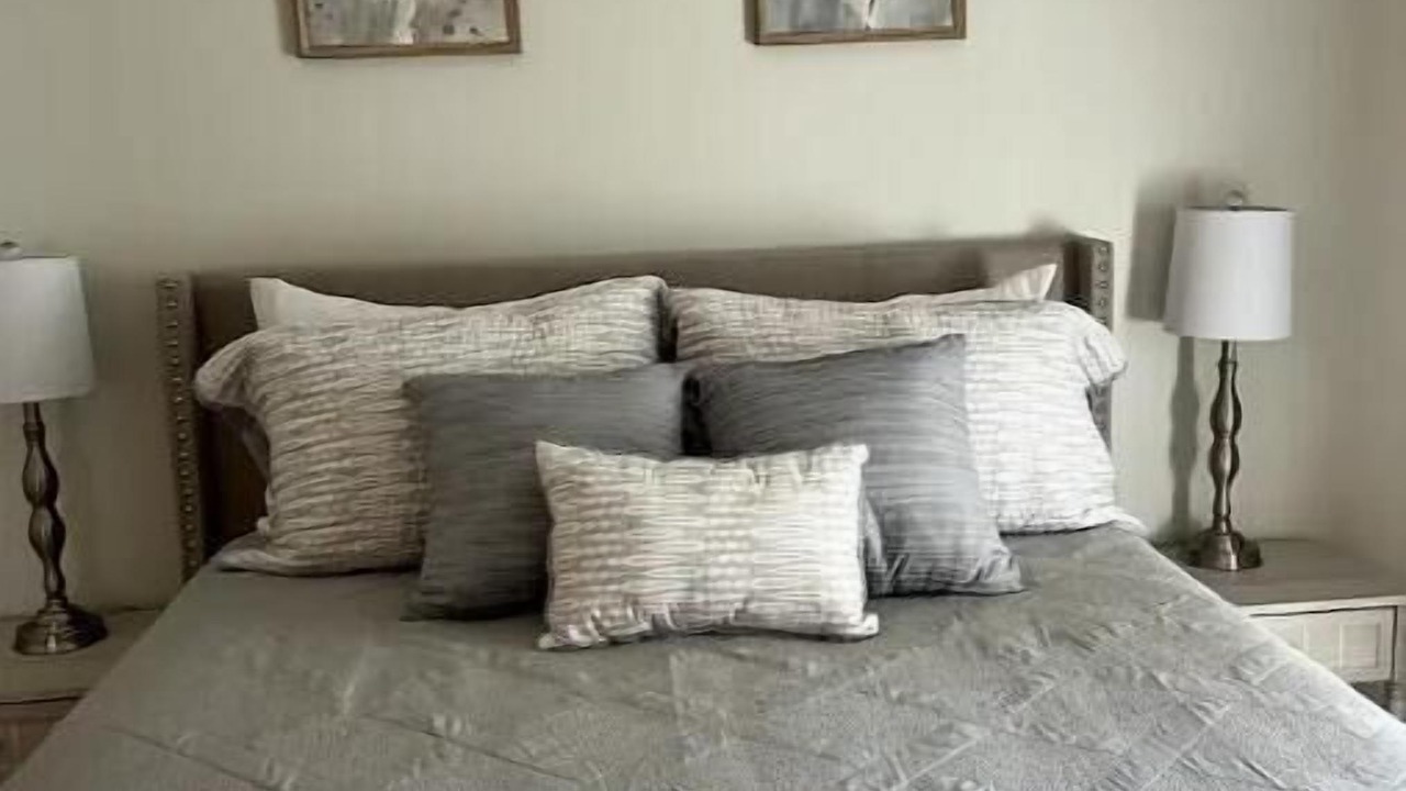 Photo of Bedroom in Prairie Village