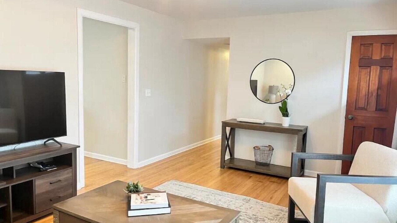 Photo of Livingroom in Prairie Village