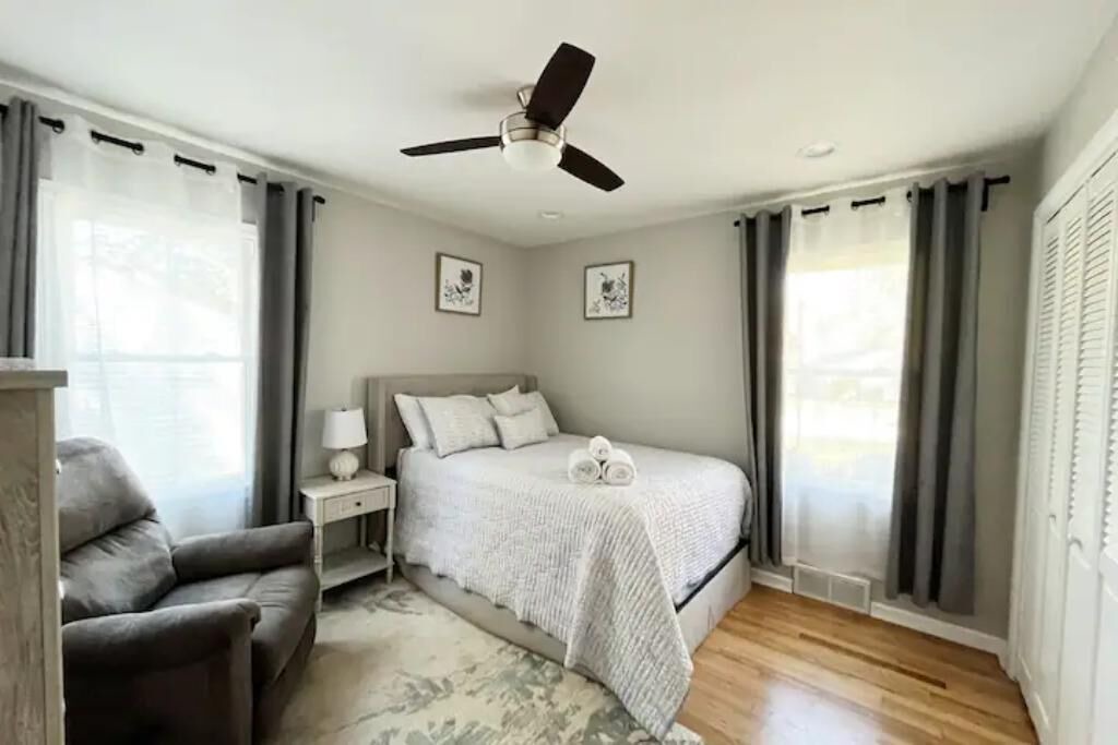 Photo of Bedroom in Prairie Village