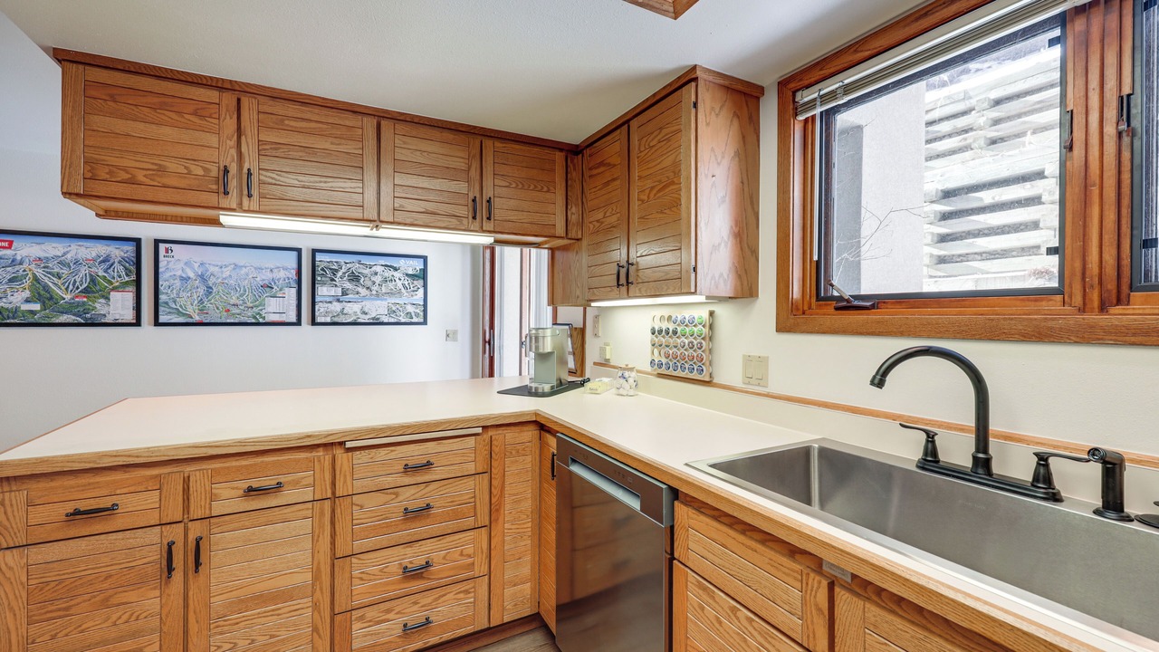 Photo of Kitchen in Peak 9