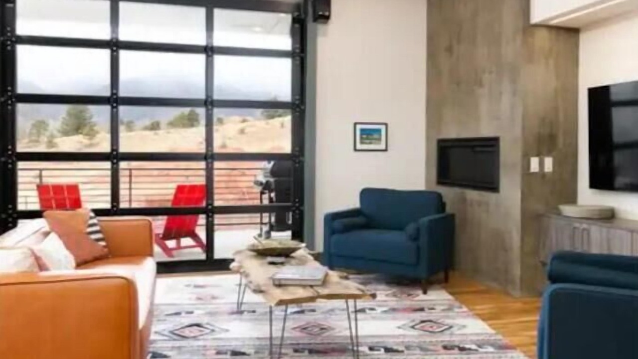 Photo of Livingroom in West Colorado Springs