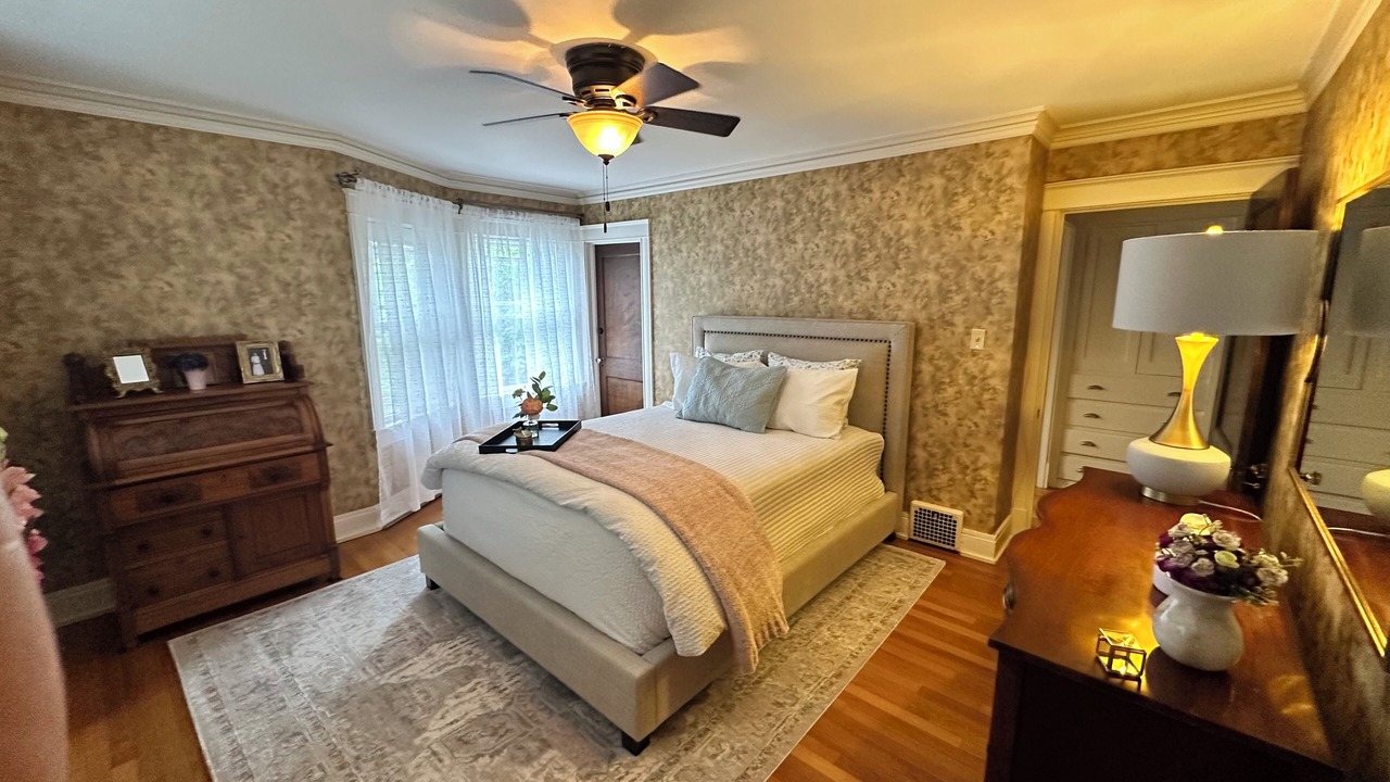 Photo of Bedroom in South Kansas City