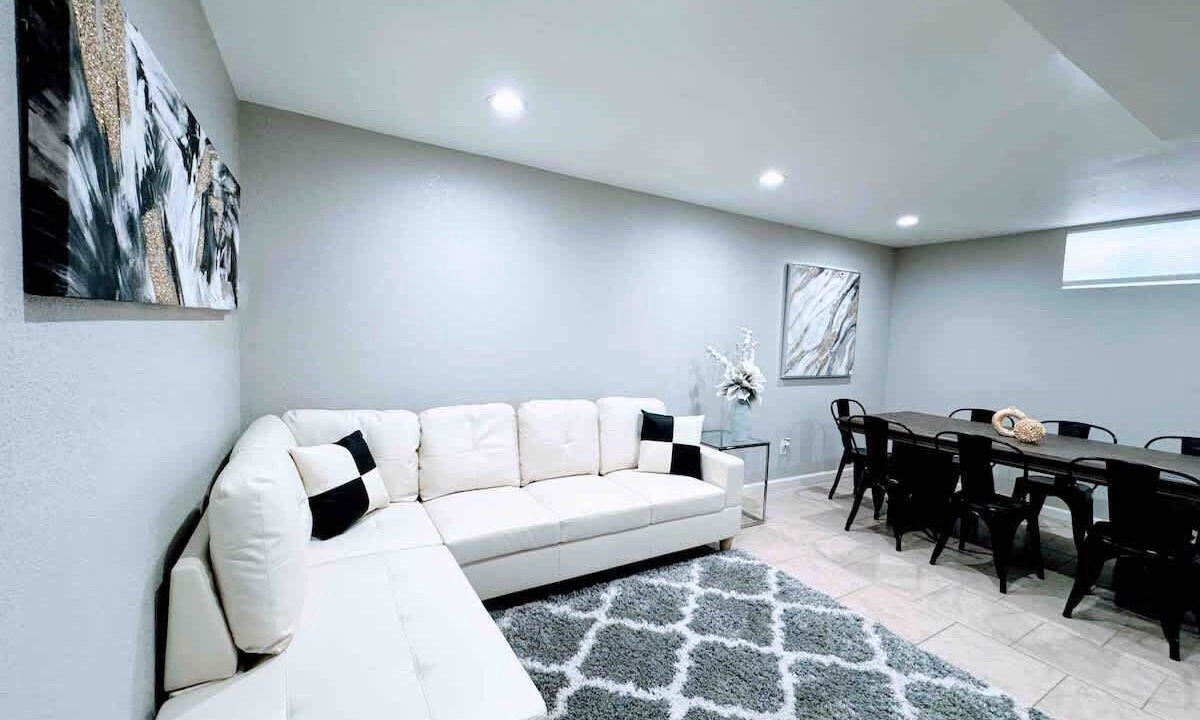 Photo of Livingroom in Dupont